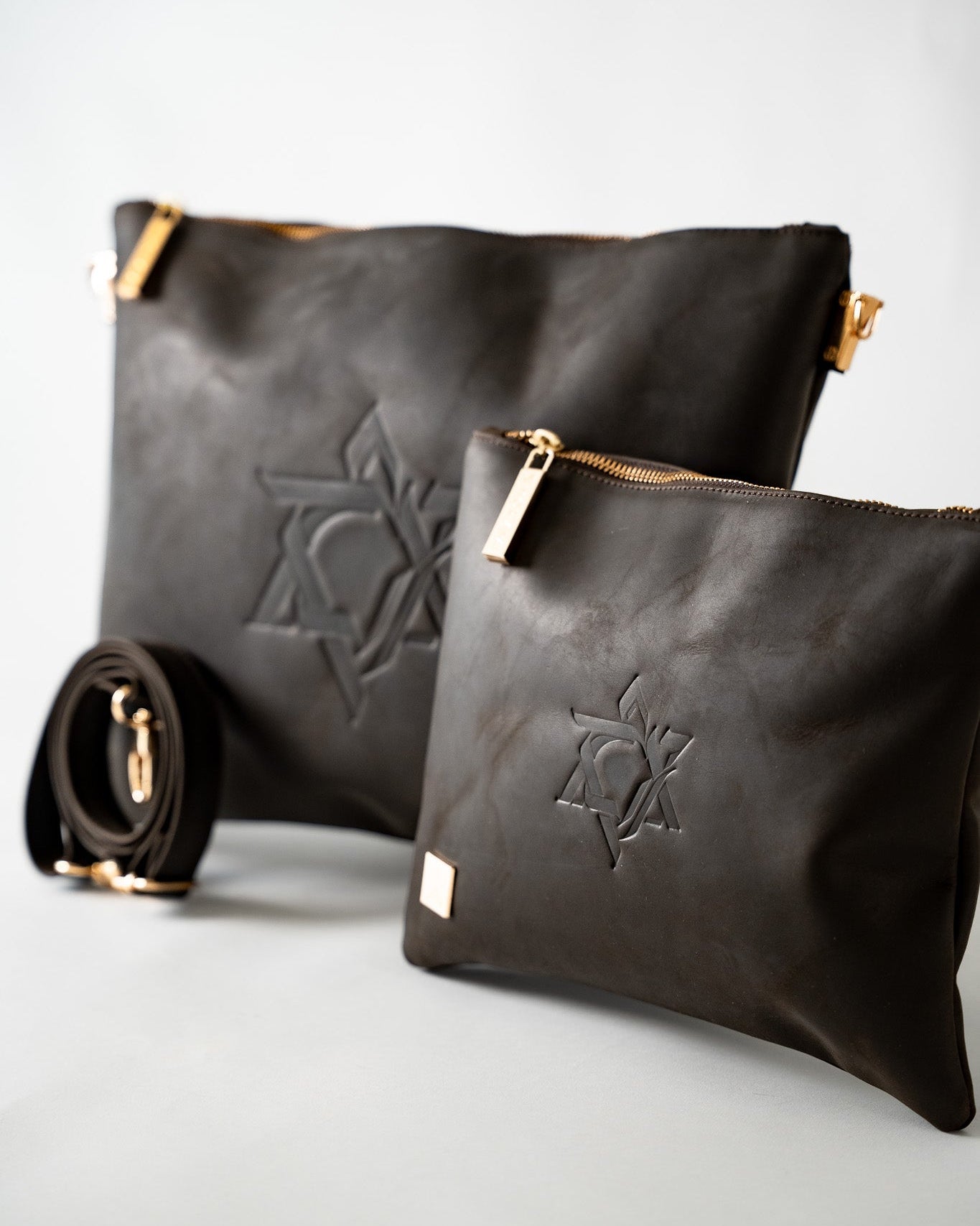 MAGEN DAVID – Dark brown matt