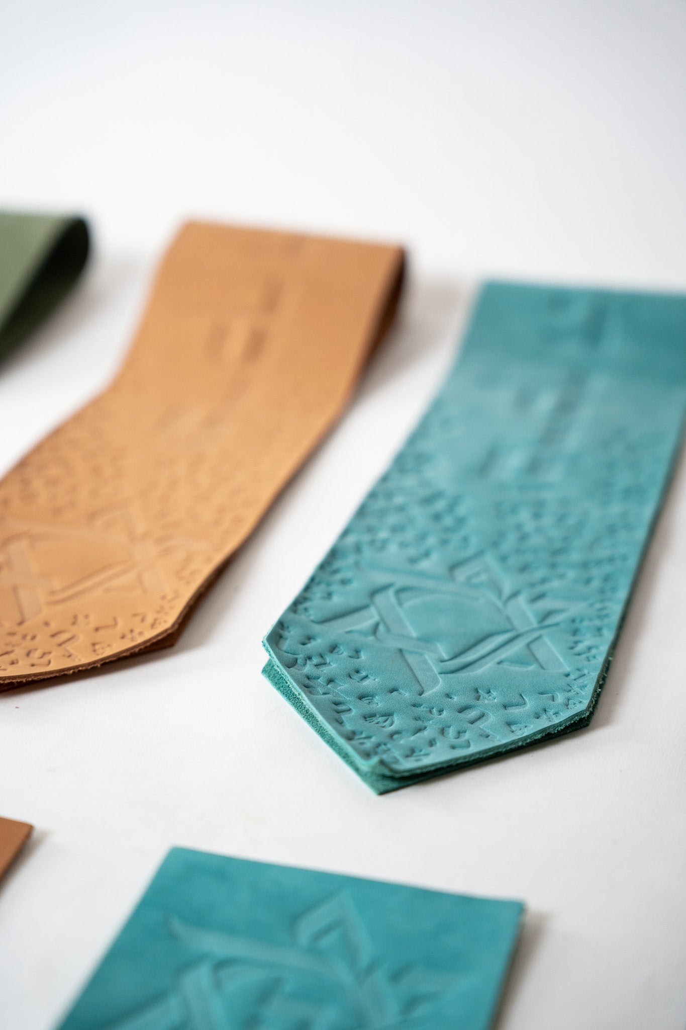 Italian Leather Tallit Atara with 4 Corners – Turquoise